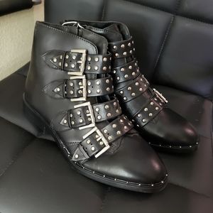NWT Black Silver Buckle Boots